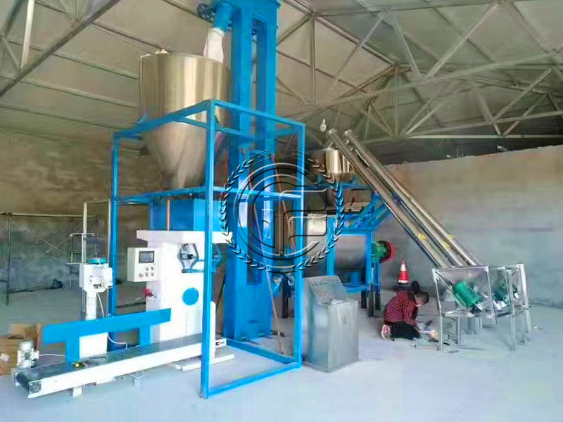 Intelligent and precise fully automatic water-soluble fertilizer production line
